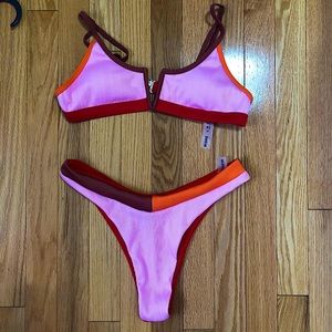 Never worn Colorblock V Wired Bikini Swimsuit